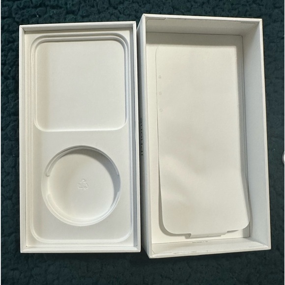 iPhone 14 Pro Max EMPTY BOX! - Picture 6 of 7